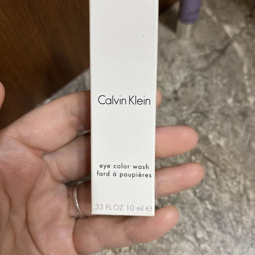 Calvin Klein Eye Color Wash 15 Violet 0.33‎ fl.oz New Rare Shimmer Eyeshadow